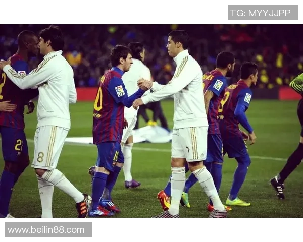 三个足球的价值揭秘如何通过图片理解18的意义与背后的故事