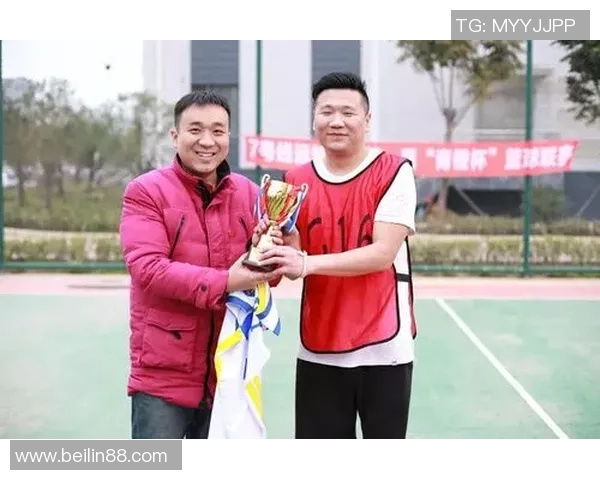 玉树足球比赛精彩纷呈各队争夺冠军展现青春风采与团队精神