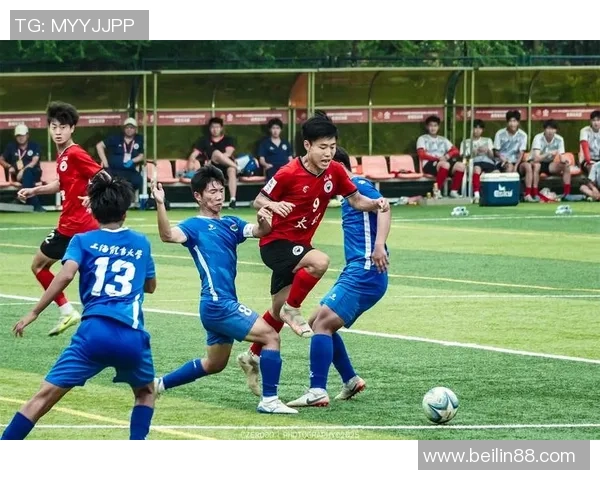 足球比赛不仅是竞技较量更是文化交流与团队精神的体现